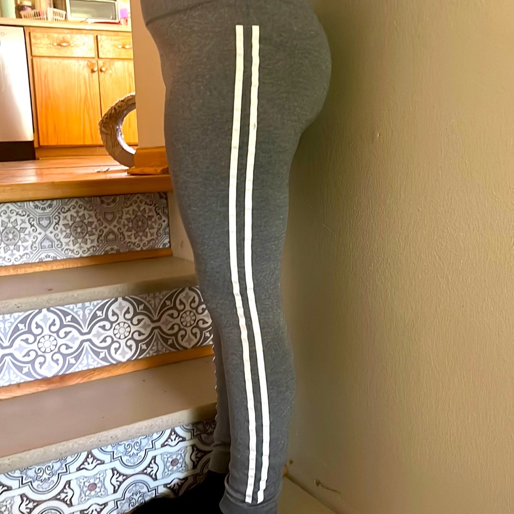 Rue 21 size small leggings.